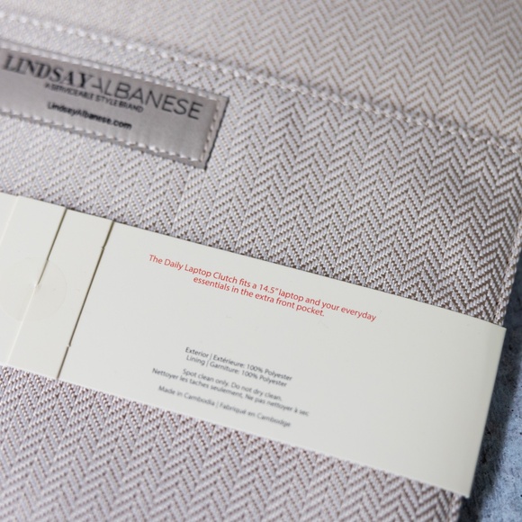 LINDSAY ALBANESE New Limited Edition Daily Laptop Clutch Sleeve Case 15 X 10.5 - Picture 3 of 5